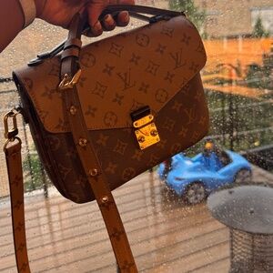 Louis Vuitton Monogram Reverse Pochette Métis